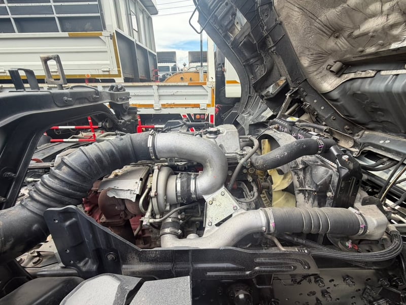 Hino FL260 ปี60 หัวคัสซี สามารถวางตู้ วางคอก ให้ได้ ยางใหม่ Hino FL260 ปี60 หัวคัสซี สามารถวางตู้ วางคอก ให้ได้ ยางใหม่