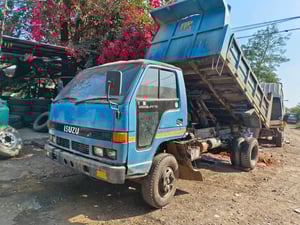 ISUZU NPR115 ดั้มพ์ แอร์ฉ่ำ พวงมาลัยพาวเวอร์ มีสโลว์กลาง