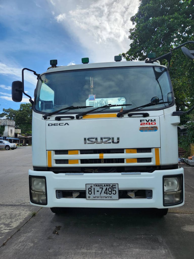 ISUZU FVM 240แรงม้า รถบรรทุก 10ล้อ พื้นเรียบ ปี2010 ISUZU FVM 240แรงม้า รถบรรทุก 10ล้อ พื้นเรียบ ปี2010