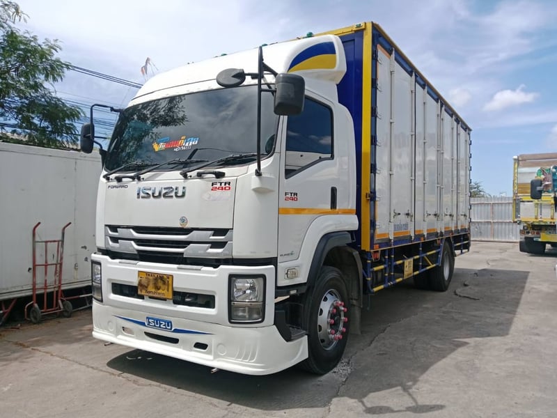 ISUZU FTR240 ปี65 รถบรรทุก 6ล้อ ตู้แห้ง 10บาน ยาว7.6เมตร 5 สวย พร้อมใช้