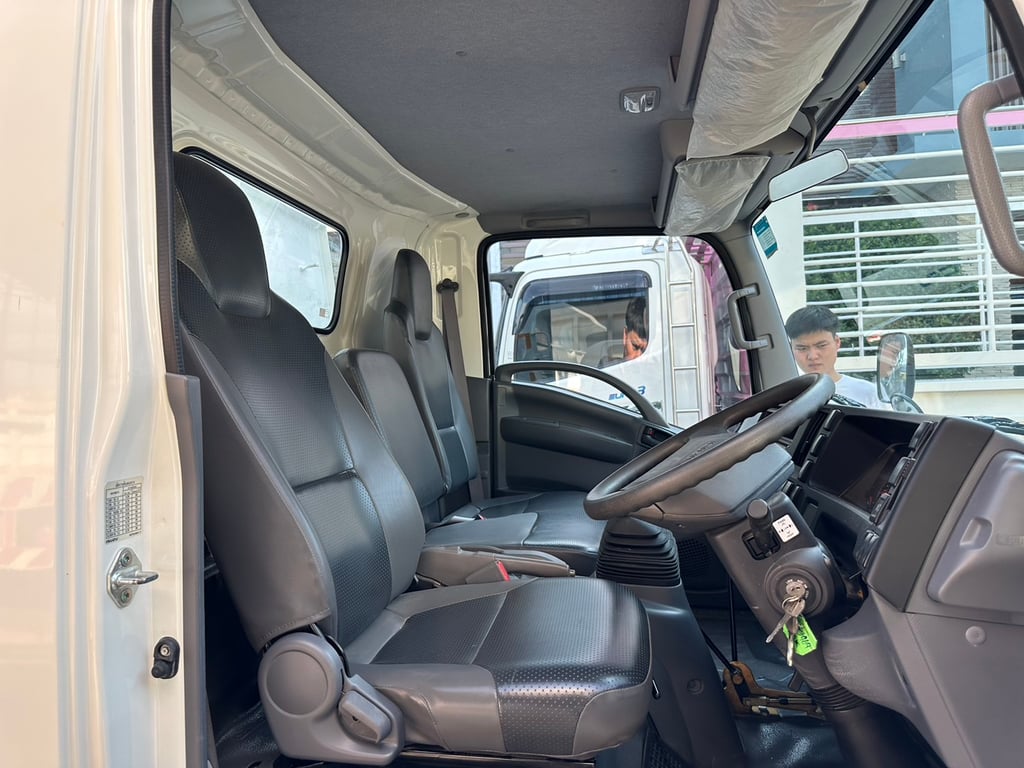 ISUZU NPR150แรง รถบรรทุก 6ล้อ ดั้มพ์5คิว  ปี2022