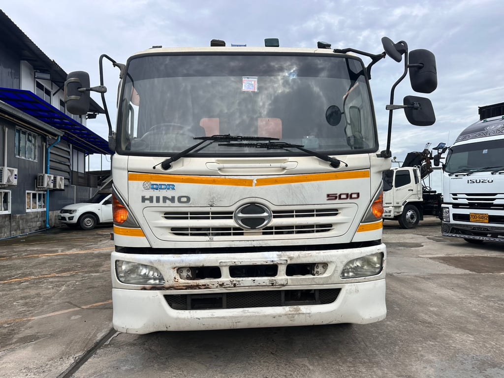 HINO FG 212แรงม้า รถบรรทุก 6ล้อ กระบะเหล็กติดเครน ปี56