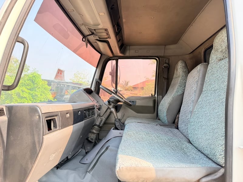 Hino fc4j สมอทอง ปี45 กระบะยาว 5.6เมตร