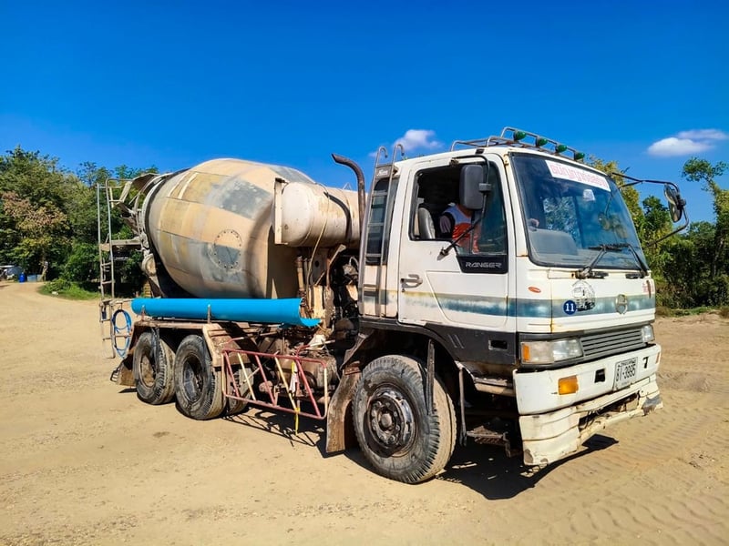 Hino 260แรง ปี39 รถโม่6คิว ใช้งานได้ปกติ เล่มพร้อมโอน Hino 260แรง ปี39 รถโม่6คิว ใช้งานได้ปกติ เล่มพร้อมโอน