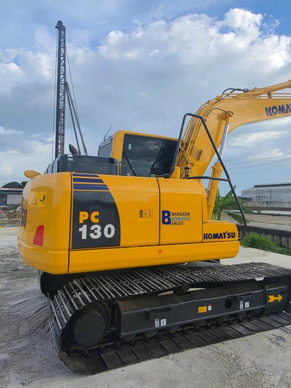 KOMATSU PC130-8 mo จอเหลือง กล้องหลัง ลายแย้กคู่ระบบ two wayจากโรงงาน KOMATSU PC130-8 mo จอเหลือง กล้องหลัง ลายแย้กคู่ระบบ two wayจากโรงงาน