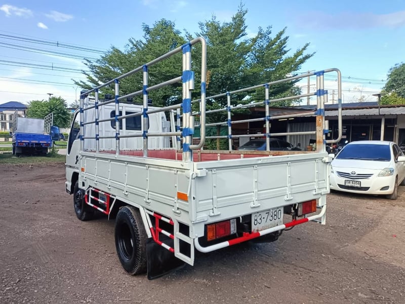 ISUZU NKR100 ปี50 6ล้อคอก สวย พร้อมใช้ ISUZU NKR100 ปี50 6ล้อคอก สวย พร้อมใช้