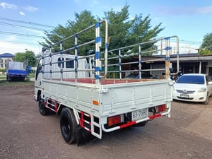 ISUZU NKR100 ปี50 6ล้อคอก สวย พร้อมใช้ ISUZU NKR100 ปี50 6ล้อคอก สวย พร้อมใช้