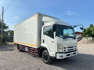ISUZU FRR190 ปี58 ยาว6.6เมตร สวย พร้อมใช้ ISUZU FRR190 ปี58 ยาว6.6เมตร สวย พร้อมใช้
