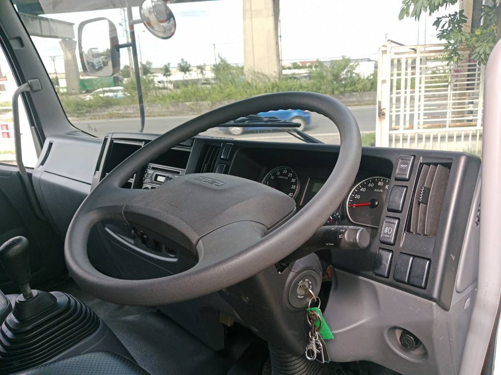 ISUZU FRR190 ปี66 ตู้แห้ง 10บาน ยาว6.5เมตร สวย พร้อมใช้ ISUZU FRR190 ปี66 ตู้แห้ง 10บาน ยาว6.5เมตร สวย พร้อมใช้