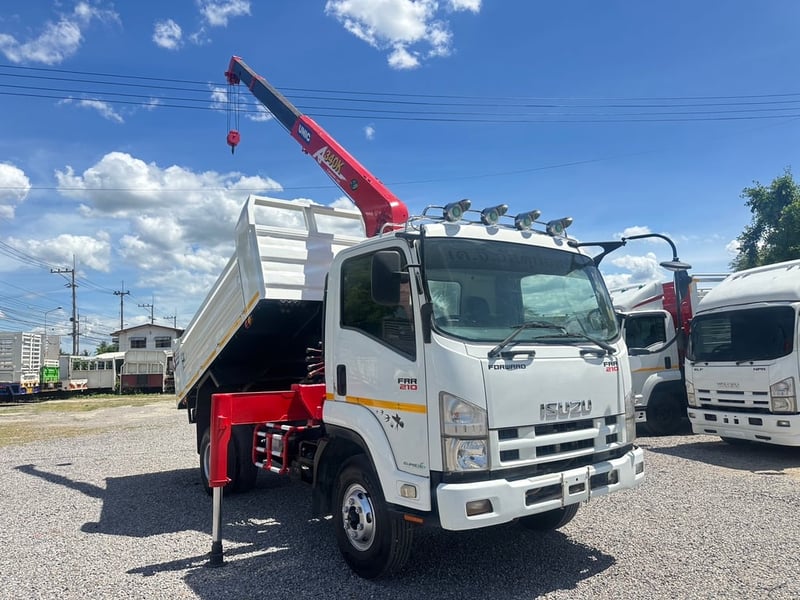 ISUZU FRR210 ปี57 ดั้มพ์3.5เมตร เครน3.4ตัน 3ปอก