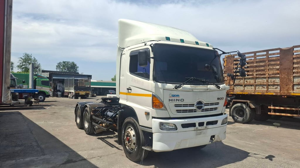 HINO FM 344แรงม้า รถบรรทุก 10ล้อ หัวลาก เฉพาะหัว ปี53 HINO FM 344แรงม้า รถบรรทุก 10ล้อ หัวลาก เฉพาะหัว ปี53