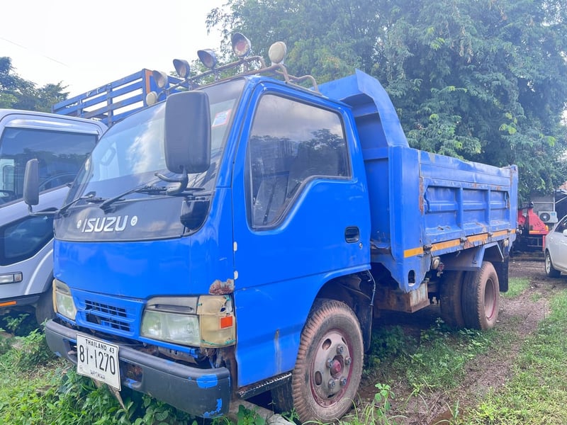 ISUZU NKR71G 6ล้อ เล็ก ดั๊มพ์ 3คิว แอร์พวงมาลัยเพาเวอร์รถพร้อมใช้