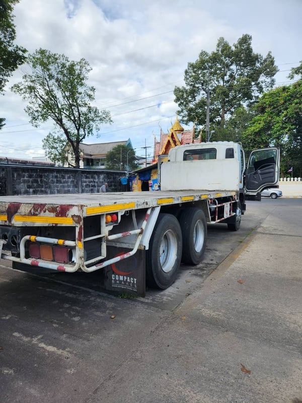 ISUZU FVM 240แรงม้า รถบรรทุก 10ล้อ พื้นเรียบ ปี2010