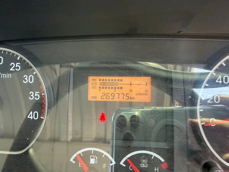 ISUZU FRR210 ปี63 ตู้10บาน พร้อมใช้งาน ISUZU FRR210 ปี63 ตู้10บาน พร้อมใช้งาน