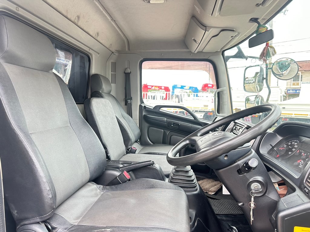 Hino mega 500 ปี57 รถโดยสาร กระบะยาว 5.60เมตร ไมล์น้อยมาก