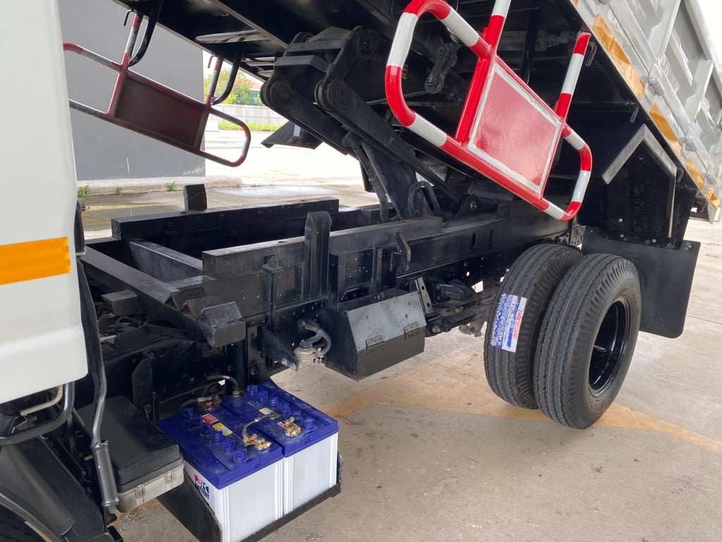 ISUZU NMR130 รถบรรทุก 6ล้อ ดั้มพ์ ปี66 รถสวย ไมล์น้อย ยางใหม่6เส้น