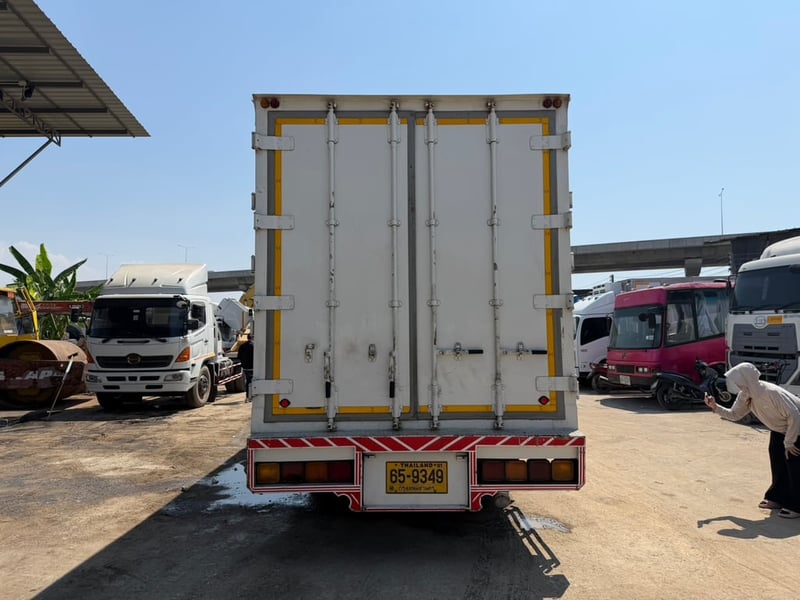 ISUZU FRR210 ปี63 ตู้10บาน พร้อมใช้งาน ISUZU FRR210 ปี63 ตู้10บาน พร้อมใช้งาน