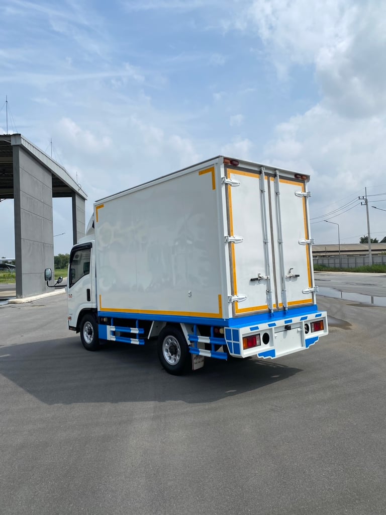 ISUZU NLR130 ปี65 ตู้แห้ว ยาว3เมตร ประกันศูนย์เหลือ2ปี