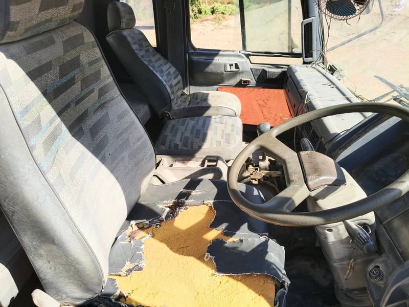 Hino 260แรง ปี39 รถโม่6คิว ใช้งานได้ปกติ เล่มพร้อมโอน Hino 260แรง ปี39 รถโม่6คิว ใช้งานได้ปกติ เล่มพร้อมโอน