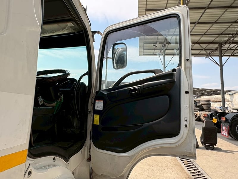 10ล้อ Hino Victor FL260 ปี63 เครน UNIC 5ตัน 4ปลอก 3ชัก 10ล้อ Hino Victor FL260 ปี63 เครน UNIC 5ตัน 4ปลอก 3ชัก