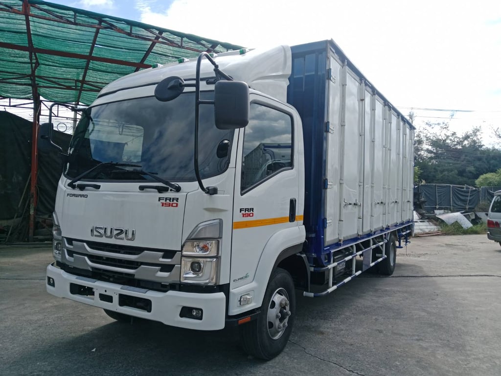 ISUZU FRR190 ปี66 ตู้แห้ง 10บาน ยาว6.5เมตร สวย พร้อมใช้ ISUZU FRR190 ปี66 ตู้แห้ง 10บาน ยาว6.5เมตร สวย พร้อมใช้