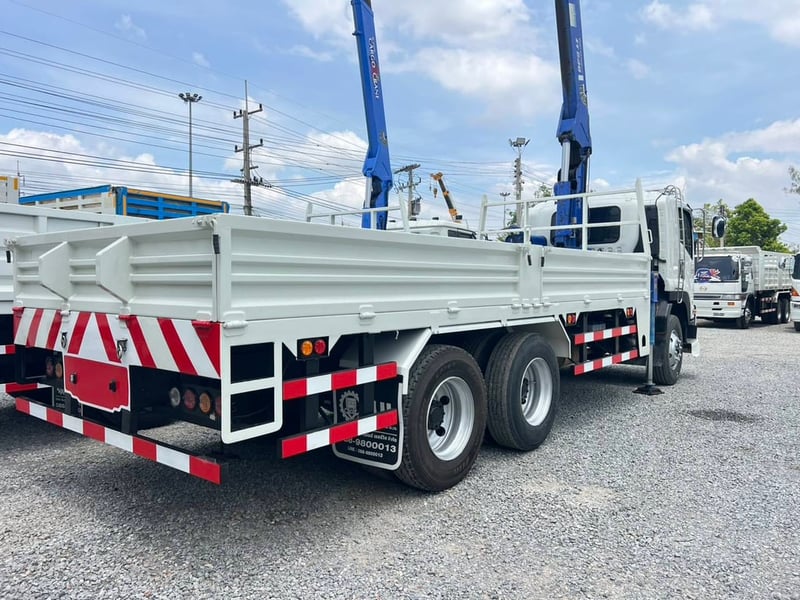 ISUZU FVM 240แรงม้า 10ล้อ เพลาเดียว กระบะเหล็กติดเครน ปี59 ISUZU FVM 240แรงม้า 10ล้อ เพลาเดียว กระบะเหล็กติดเครน ปี59