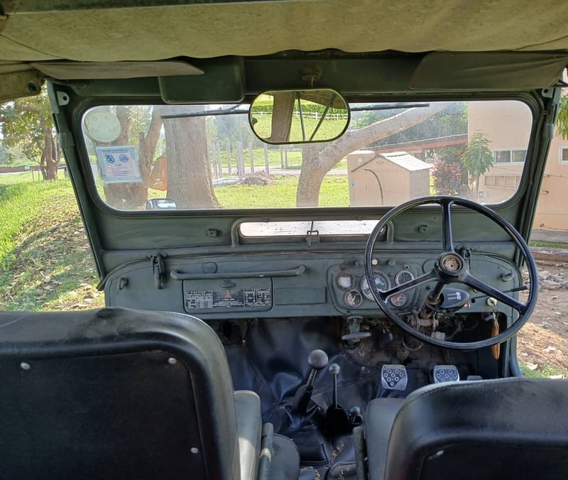 ขายรถจิ๊บทหาร สนใจติดต่อสอบถาม 0865463603 คุณปู