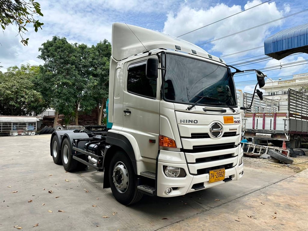 HINO FM 344แรงม้า รถบรรทุก 10ล้อ หัวลาก เฉพาะหัว ปี2023 เลขไมล์น้อยกว่า 100,000 กม. HINO FM 344แรงม้า รถบรรทุก 10ล้อ หัวลาก เฉพาะหัว ปี2023 เลขไมล์น้อยกว่า 100,000 กม.