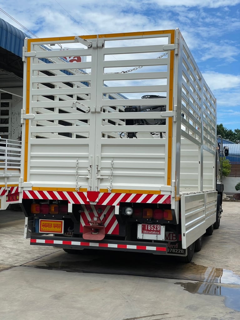 HINO FM 380แรงม้า รถบรรทุก 12ล้อ กระบะเหล็กติดเครน ปี2025 เลขไมล์ 2,600 กม. ป้ายแดง