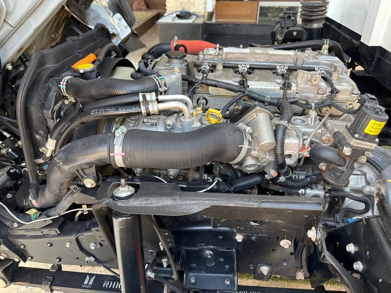 ISUZU NMR รถบรรทุก 6ล้อ กระบะคอก ปี 65