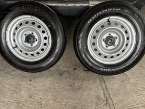 ยางรถกระบะ Bridgestone รุ่น DURAVIS R611 205 70R15 2 เส้น ( ผลิตปี 2020 ไม่เคยผ่านการใช้งาน )