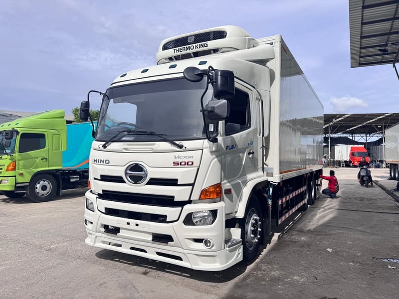 HINO FL 260แรงม้า รถบรรทุก 10ล้อ ตู้เย็น ปี2017