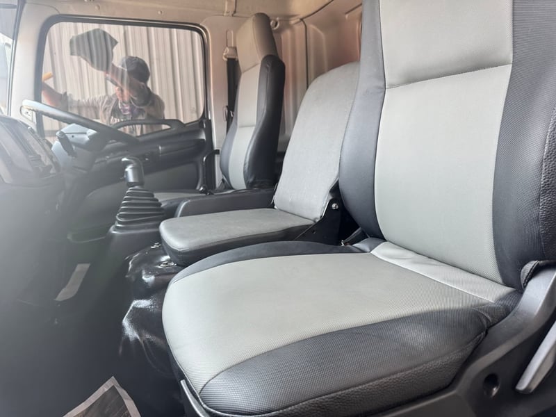 HINO FL 260แรงม้า รถบรรทุก 10ล้อ ตู้แห้ง ปี2017