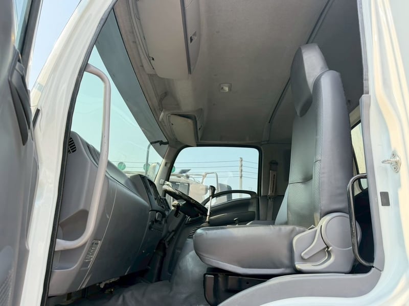 ISUZU FVM 240แรงม้า รถบรรทุก 10ล้อ ตู้เย็น ปี2019