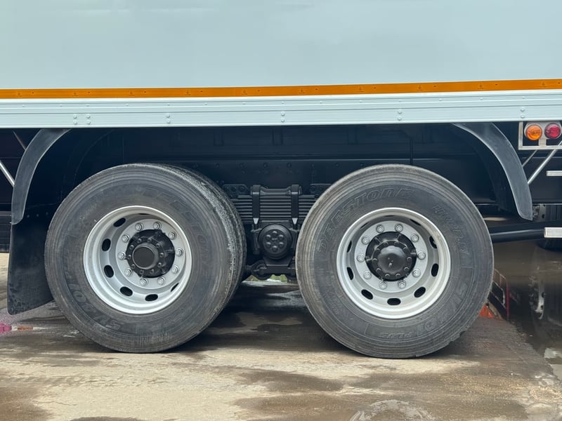 ISUZU FVM 240แรงม้า รถบรรทุก 10ล้อ ตู้เย็น ปี2019