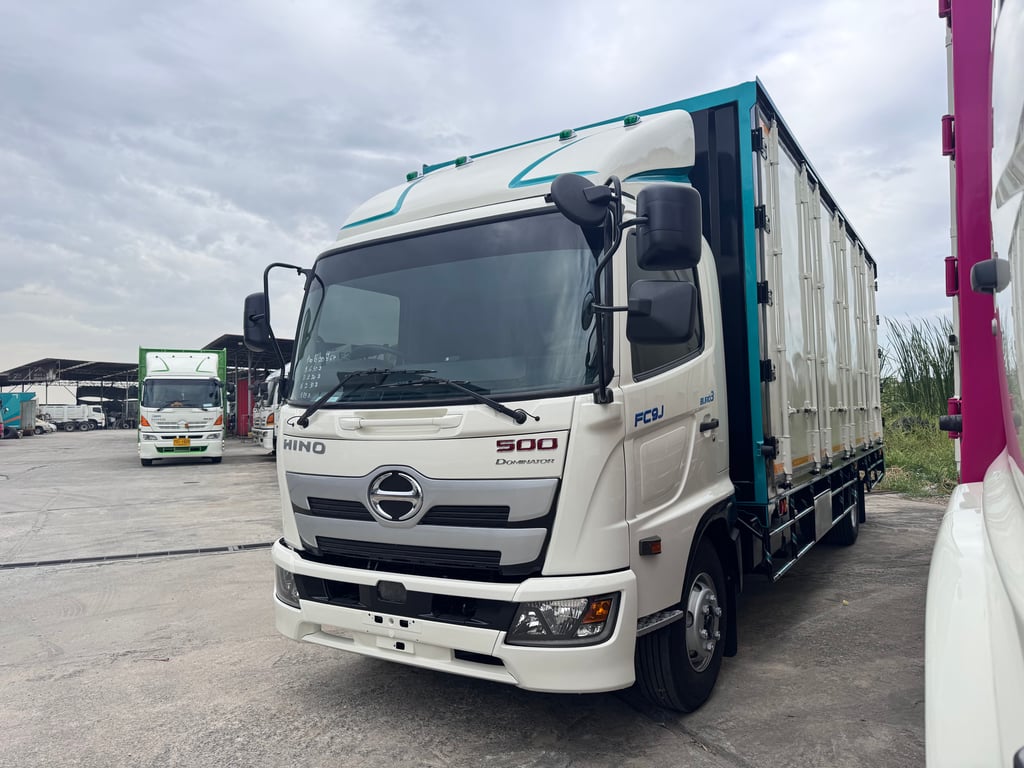 HINO FC 210แรงม้า รถบรรทุก 6ล้อ ตู้แห้ง ปี2021