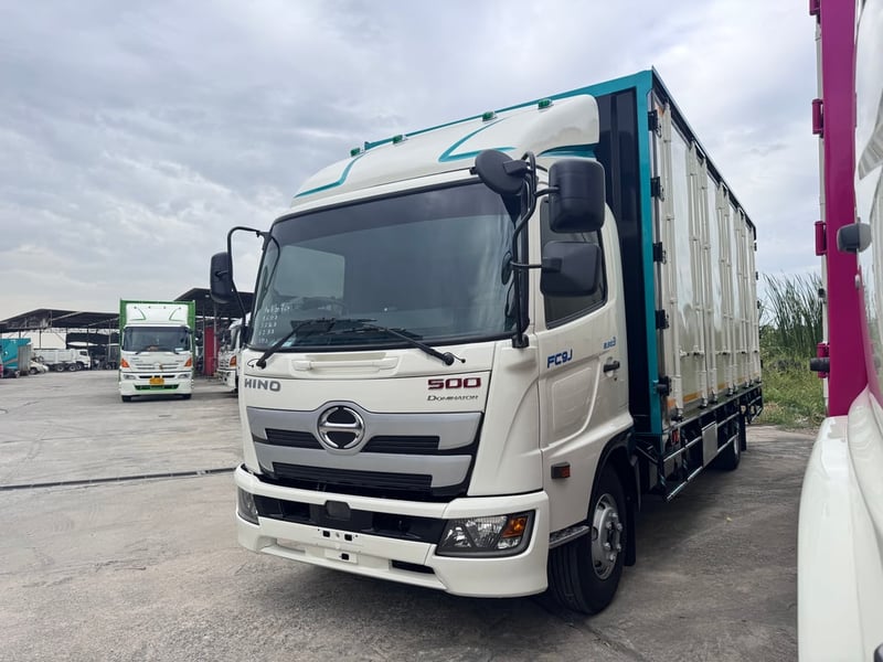 HINO FC 210แรงม้า รถบรรทุก 6ล้อ ตู้แห้ง ปี2021