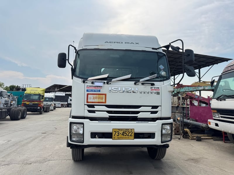 ISUZU FTR 240แรงม้า รถบรรทุก 6ล้อ หัวลาก เฉพาะหัว ปี2021