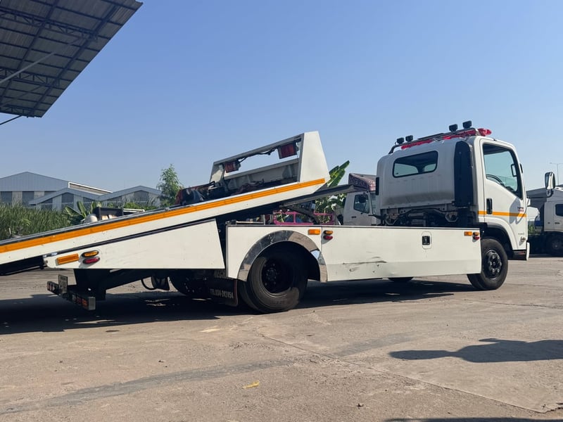 ISUZU NPR 150แรงม้า รถบรรทุก 6ล้อ รถสไลด์ ปี2020