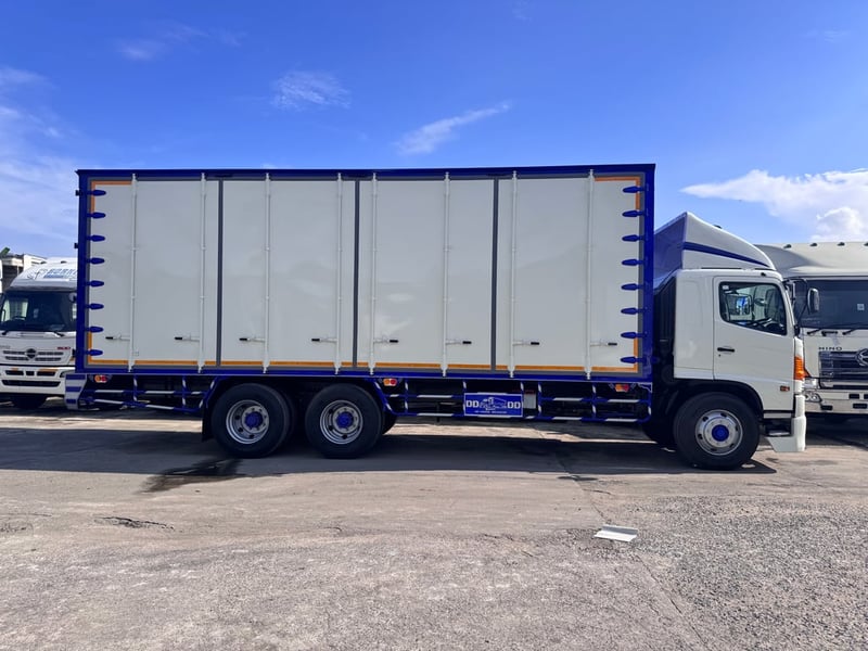 HINO FL 212แรงม้า รถบรรทุก 10ล้อ ตู้แห้ง ปี2014