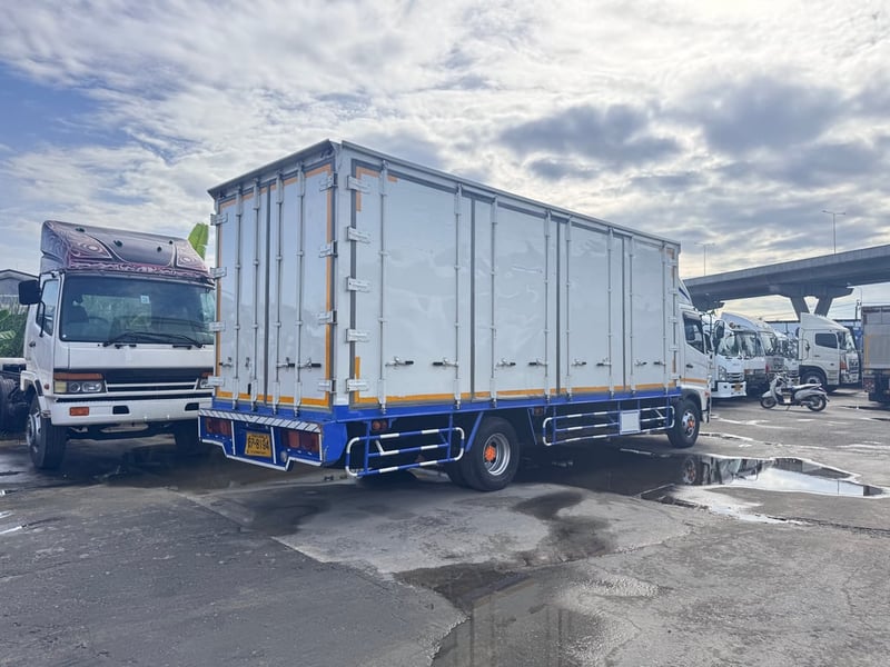 HINO FC 210แรงม้า รถบรรทุก 6ล้อ ตู้แห้ง ปี2021