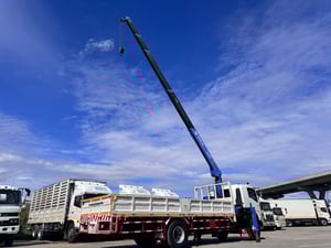 ISUZU FTR 240แรงม้า รถบรรทุก 6ล้อ กระบะเหล็กติดเครน ปี2019