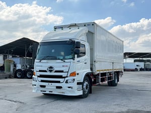 HINO FG 240แรงม้า รถบรรทุก 6ล้อ ตู้แห้ง ปี2016