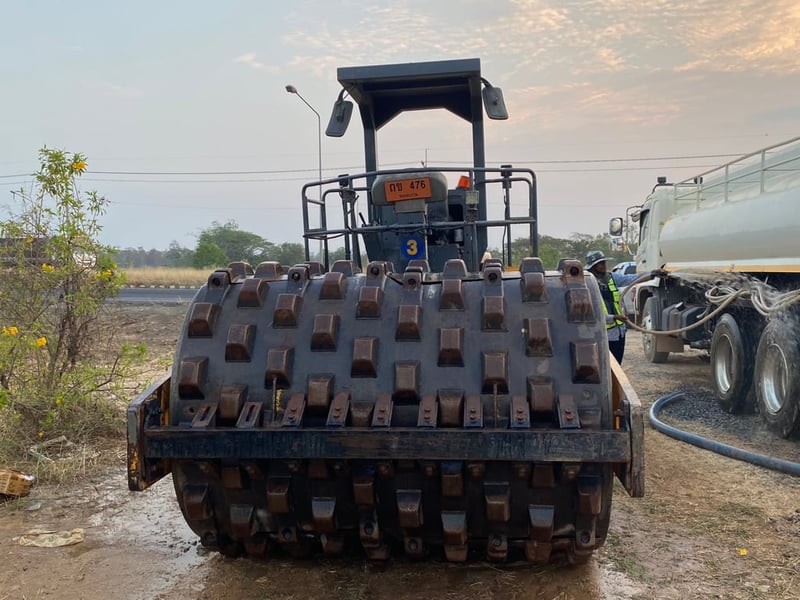 รถบดสั่นสะเทือน 2 เปลือก Volvo SD110