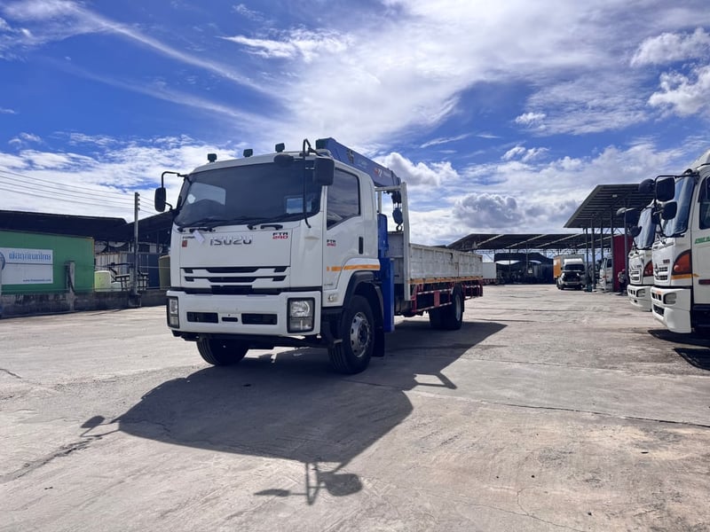 ISUZU FTR 240แรงม้า รถบรรทุก 6ล้อ กระบะเหล็กติดเครน ปี2019