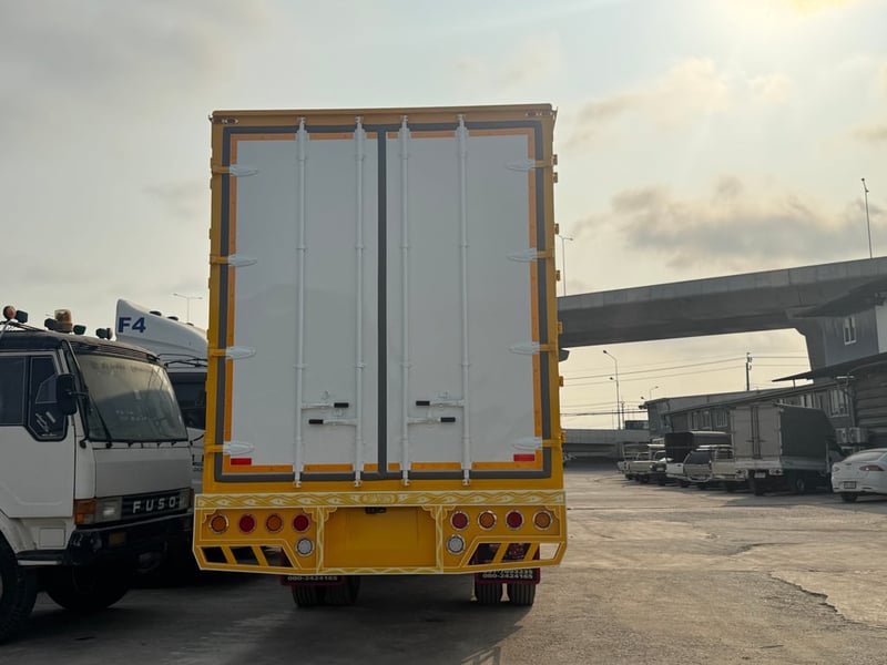 ISUZU FTR 240แรงม้า รถบรรทุก 6ล้อ ตู้แห้ง ปี2020
