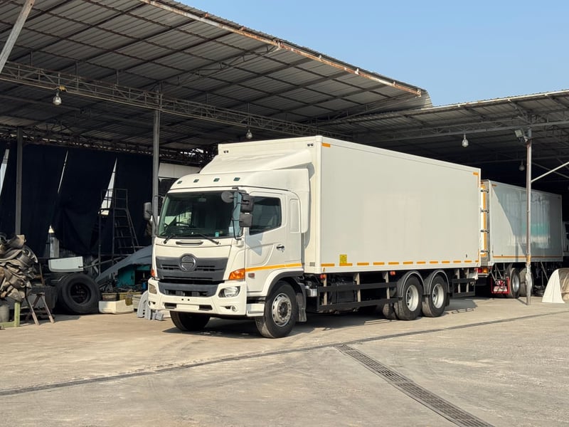 HINO FL 260แรงม้า รถบรรทุก 10ล้อ ตู้แห้ง ปี2017