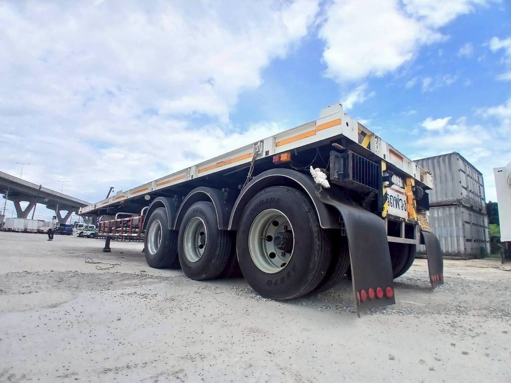 หางพื้นเรียบ 3 เพลา PANUS 