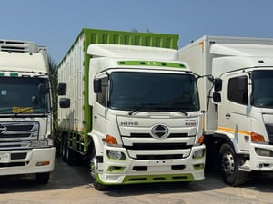 HINO FL 260แรงม้า รถบรรทุก 10ล้อ ตู้แห้ง ปี2017