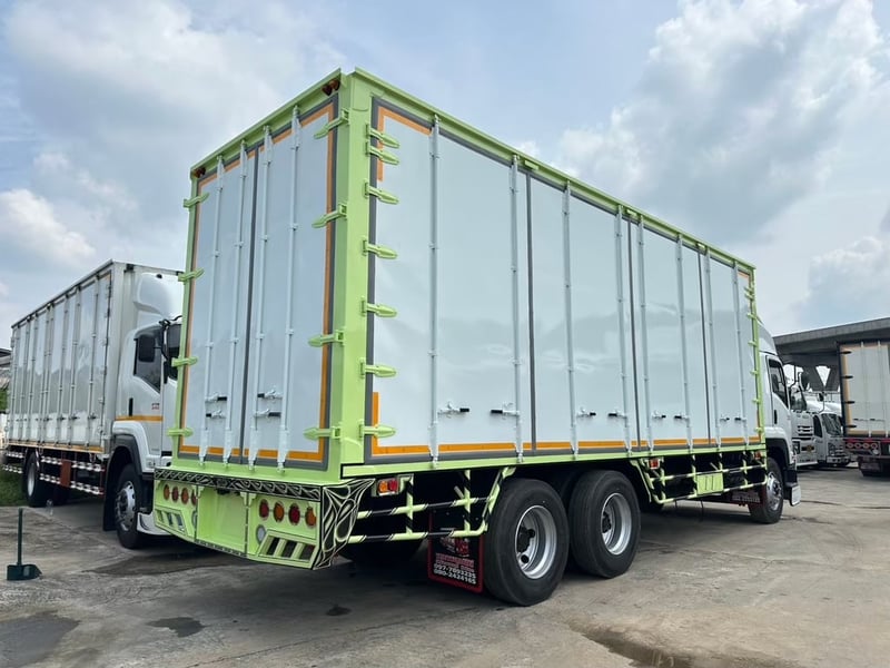 ISUZU FVM 240แรงม้า รถบรรทุก 10ล้อ ตู้แห้ง ปี2018